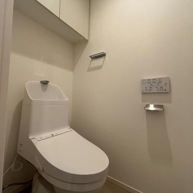 トイレ　※写真は同タイプ住戸です。