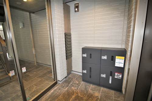 建物外観　宅配ボックス