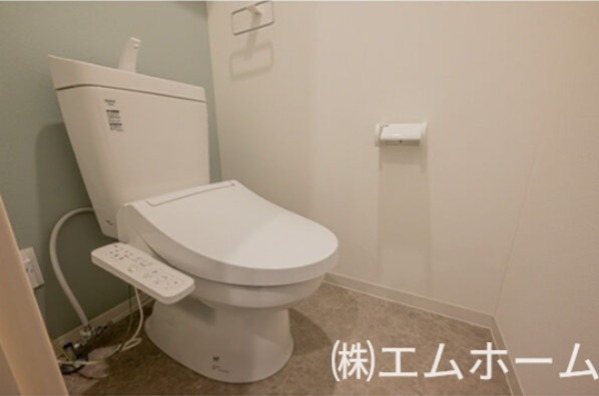 トイレ　温水洗浄便座付トイレ