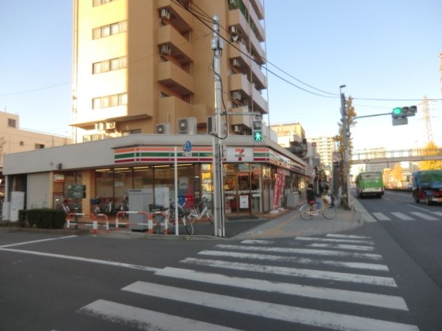 コンビニ　セブンイレブン（コンビニ）まで1109m