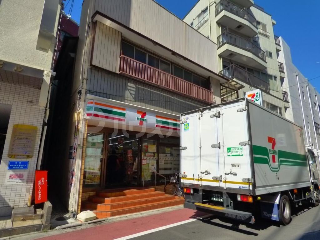 コンビニ　セブンイレブン綾瀬駅西口店（コンビニ）まで150m