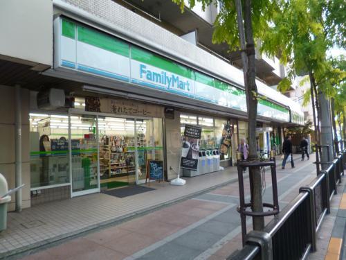 コンビニ　ファミリーマート小平南口店（コンビニ）まで371m