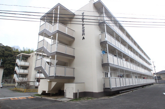 サンローレル宮内A棟の外観写真