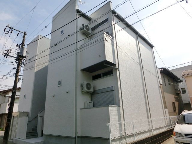 建物外観　２０１３年１０月施工のデザイナーズアパート
