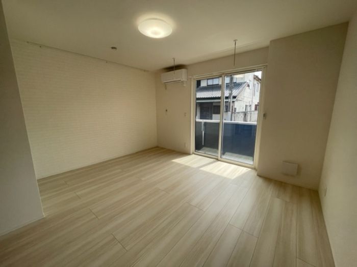 東北新幹線 小山駅 徒歩9分 3階建 築4年の居間写真