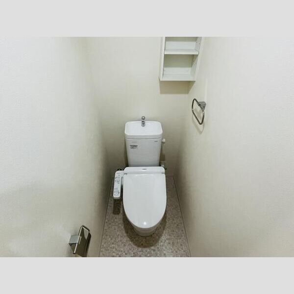 地下鉄桜通線 太閤通駅 徒歩8分 10階建 築5年のトイレ写真