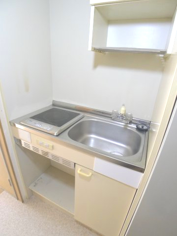 地下鉄鶴舞線 上前津駅 徒歩3分 8階建 築33年のキッチン写真