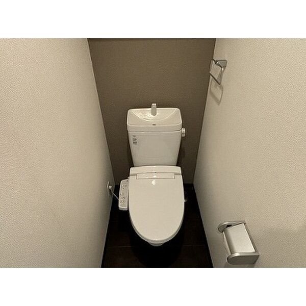 地下鉄空港線 西新駅 徒歩16分 10階建 築7年のトイレ写真