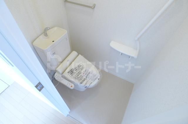 京成松戸線 くぬぎ山駅 徒歩7分 2階建 築15年のトイレ写真