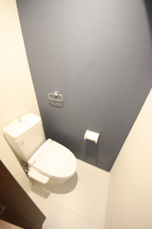 阪神武庫川線 東鳴尾駅 徒歩3分 3階建 築3年のトイレ写真