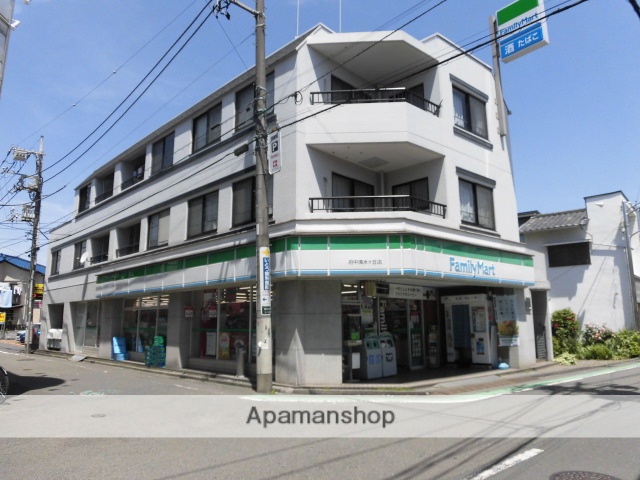 コンビニ　ファミリーマート（コンビニ）まで134m