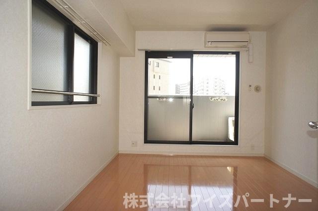 地下鉄七隈線 天神南駅 徒歩5分 12階建 築23年の居間写真