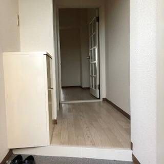 小田急江ノ島線 南林間駅 バス乗車時間：5分 最寄りバス停で下車 徒歩3分 5階建 築39年の玄関写真