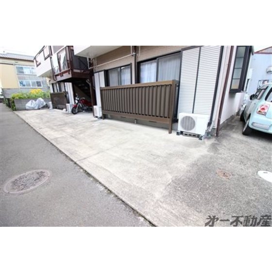 駐車場　駐車場
