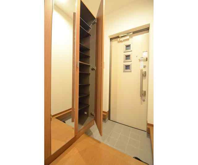 玄関　落ち着いた玄関です