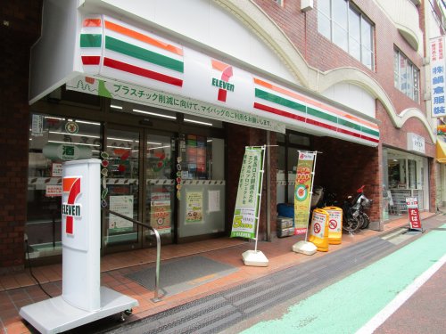 コンビニ　セブンイレブン 新宿曙橋通り店（コンビニ）まで1065m