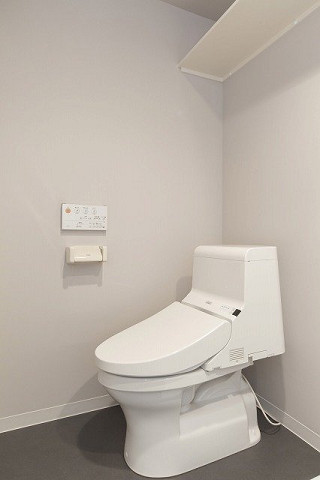 ＪＲ鹿児島本線 九産大前駅 徒歩4分 2階建 築12年のトイレ写真