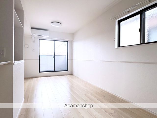 アイリス初生Cの居間写真