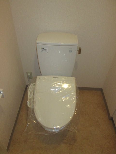 東急東横線 武蔵小杉駅 徒歩7分 5階建 築22年のトイレ写真