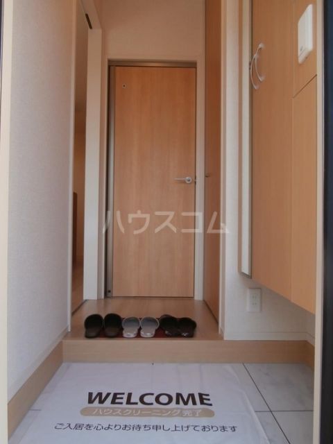 メゾン ド プリュネ Bの玄関写真