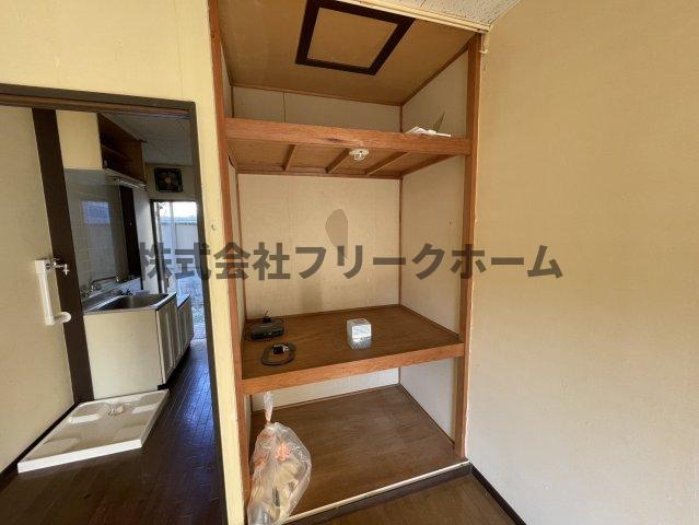 京王井の頭線 三鷹台駅 徒歩2分 2階建 築36年の内装写真