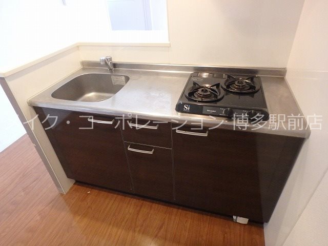 地下鉄空港線 福岡空港駅 徒歩2分 6階建 築15年のキッチン写真
