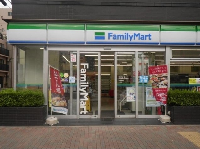 コンビニ　ファミリーマート中央月島三丁目店（コンビニ）まで49m