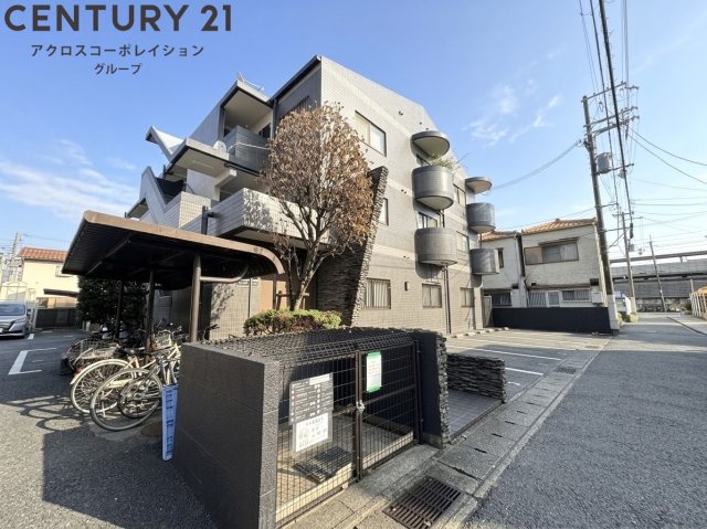 建物外観　宅配BOX付きで不在時も便利！
