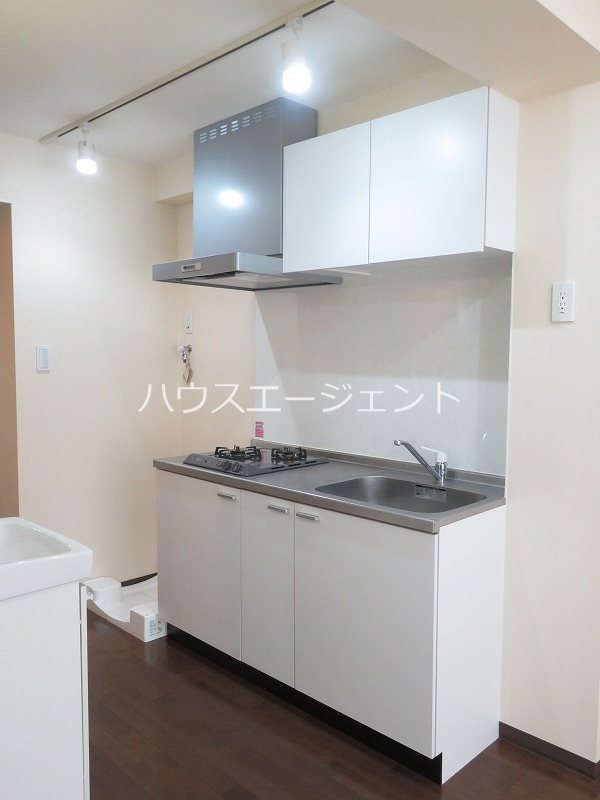 キッチン　2口ガスコンロ付です