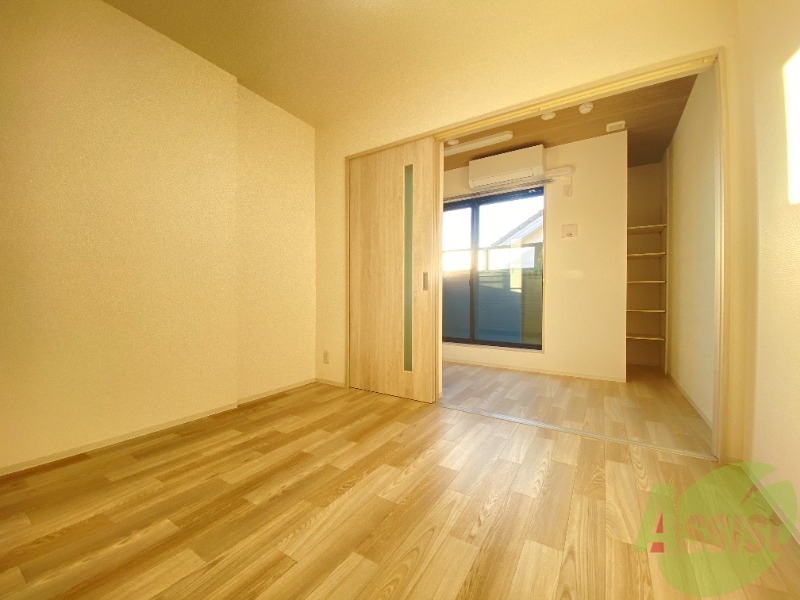 ワコーレヴィータ板宿EASTの居間写真