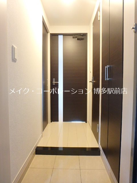 西鉄天神大牟田線 薬院駅 徒歩3分 10階建 築14年の玄関写真