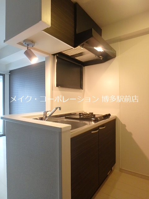西鉄天神大牟田線 薬院駅 徒歩3分 10階建 築14年のキッチン写真