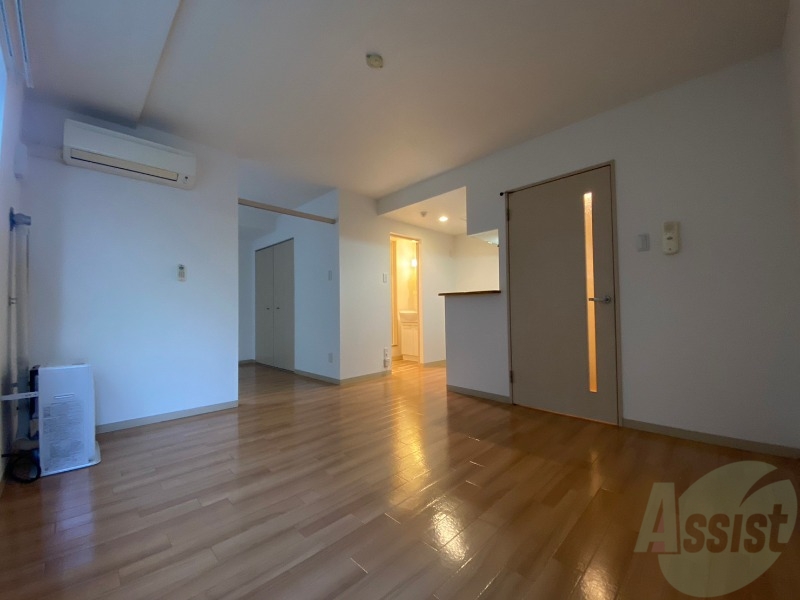 居室・リビング　広くてキレイなお部屋が広がっていて、充実した生活が送れそう。