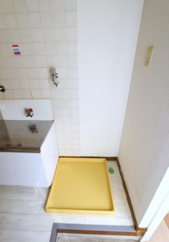 メゾン実籾の居間写真
