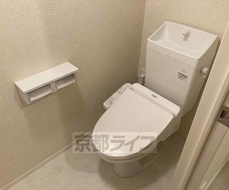 トイレ　ウォシュレット付・