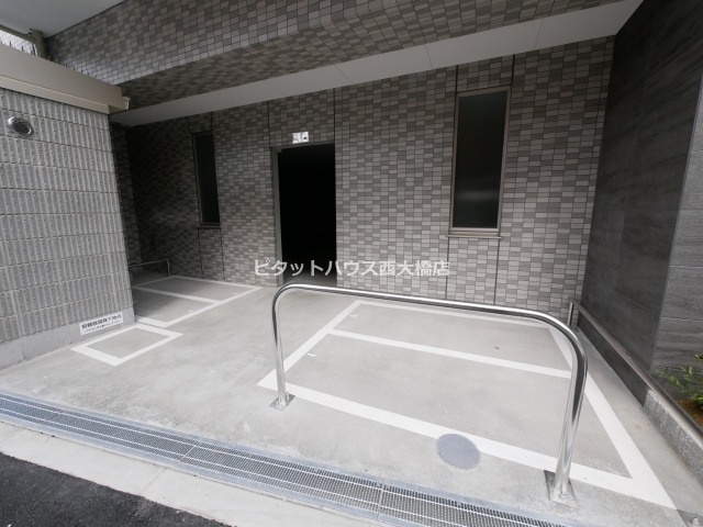 駐車場　バイク置き場
