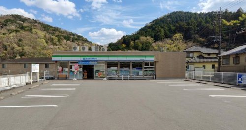 コンビニ　ファミリーマート 修善寺温泉店（コンビニ）まで151m