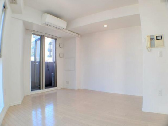 居室・リビング　8.4帖のお部屋です。