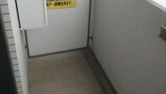 バルコニー　バルコニーあります