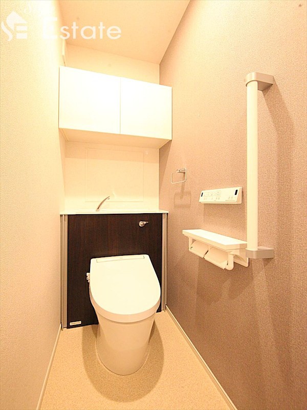 地下鉄東山線 八田駅 徒歩7分 3階建 築2年のトイレ写真