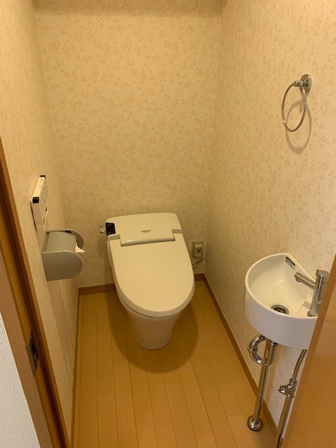 東京メトロ副都心線 地下鉄赤塚駅 徒歩10分 2階建 築16年のトイレ写真
