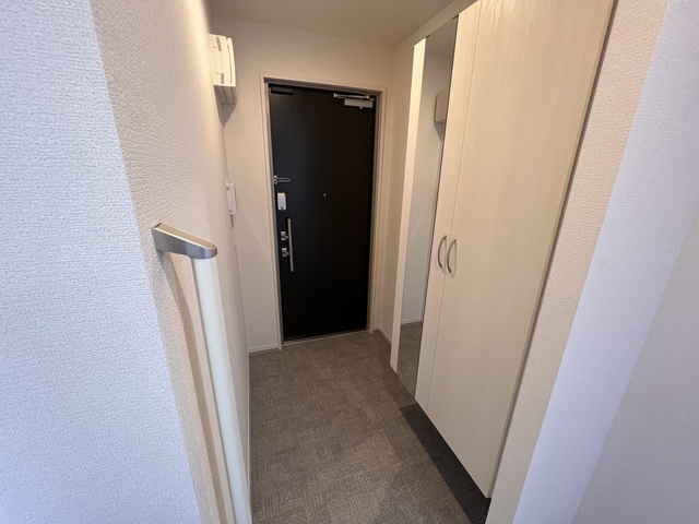 PALACE WEST千里丘B棟の玄関写真