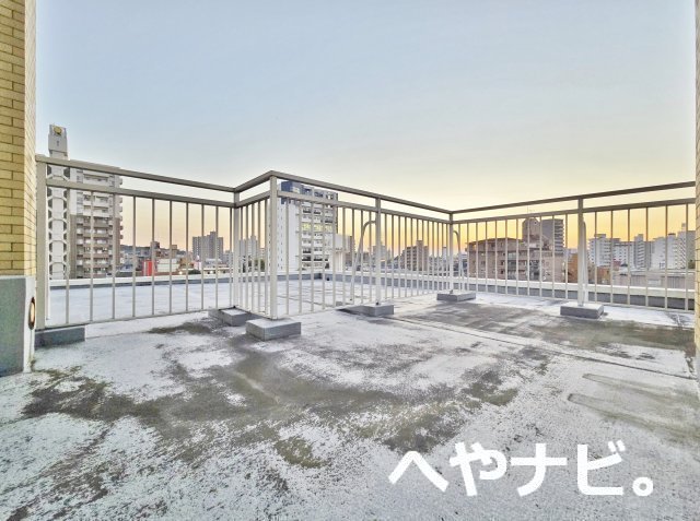 地下鉄鶴舞線 植田駅 徒歩2分 7階建 築44年の玄関写真