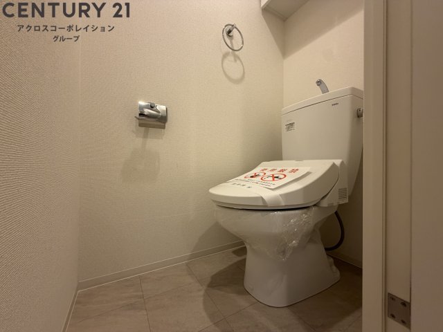 トイレ　温水洗浄便座付きのトイレです♪