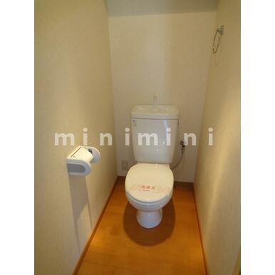 トイレ　※写真は別号室のものですので現状優先とさせていただきます
