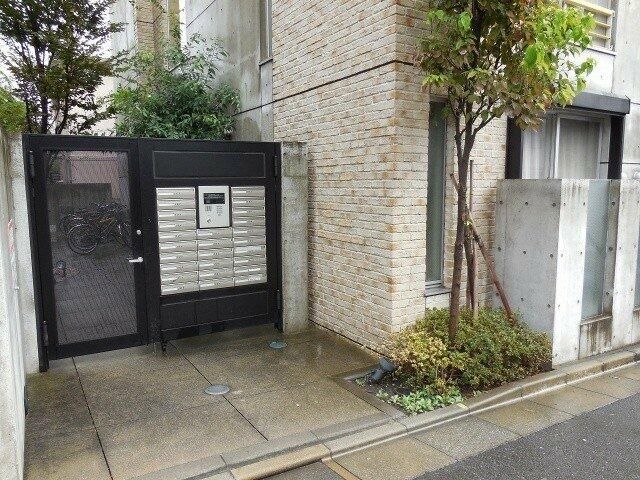 都営大江戸線 落合南長崎駅 徒歩8分 3階建 築23年の外観写真
