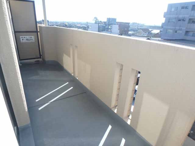 バルコニー　南向きで日当たり良好☆