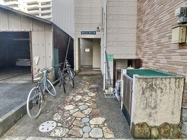 クイーン・ライフ渡辺通りの外観写真