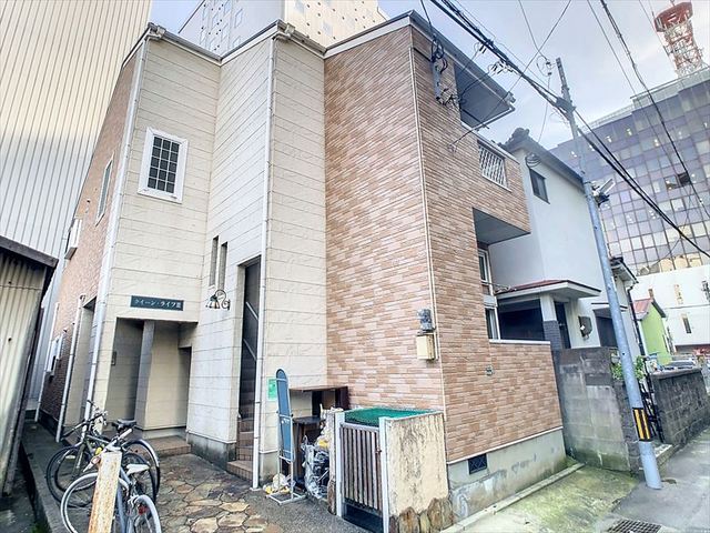 クイーン・ライフ渡辺通りの外観写真