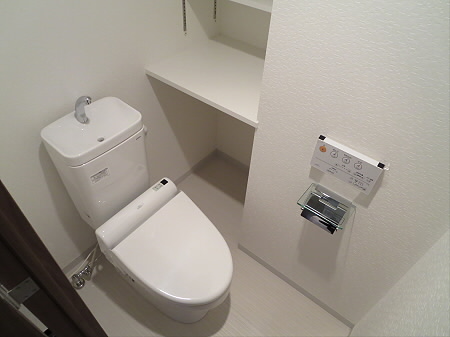 京王線 上北沢駅 徒歩9分 5階建 築13年のトイレ写真